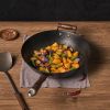WANGYUANJI 13.4" Cast Iron Wok, Craft Wok Chinese Wok, Flat Bottom Iron Woks with Wooden Lid, Fry Pan Suitable for Induction, Electric, Gas